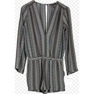 BCBGMAXAZRIA Romper XS‎ Black White Snake Print Long Sleeve V Neck Party